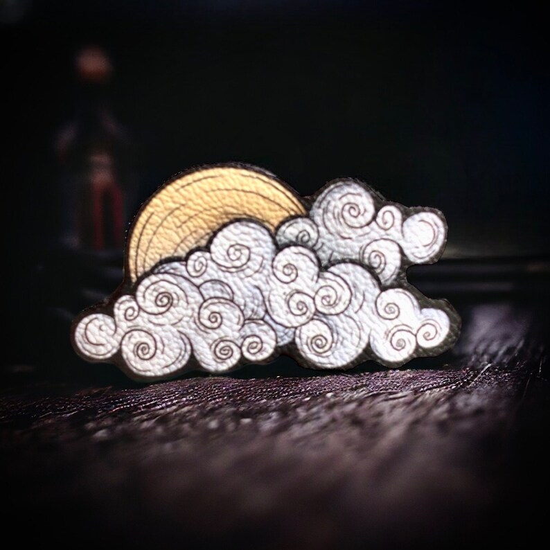 Broche. Dans les nuages image 1