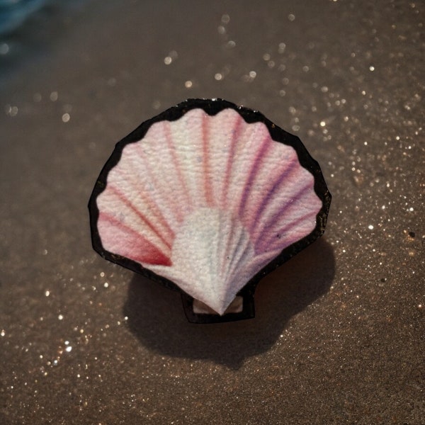 Broche / Pin's. Corail, Coquillage rose, paillettes