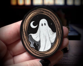 Magnet. the night of ghosts. Goth kitchen decoration, Halloween, cute magnet, fridge decoration, Victorian. Faux leather and velvet fabric