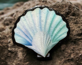 Broche / Pin's. Aquamarine. Coquillage bleu vert, paillettes