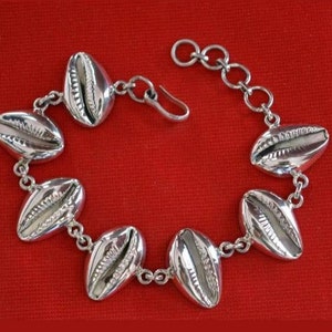 Bracciale con design a conchiglia di ciprea, bracciale a conchiglia di ciprea, bracciale in argento fatto a mano, bracciale in argento sterling 925, bracciale regolabile da donna