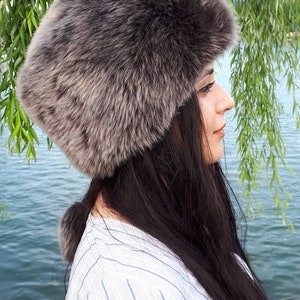 Chapeau de fourrure pour femmes, chapeaux d'hiver chauds, casquette en cuir, peau de mouton retournée - fait main, temps froid image 7