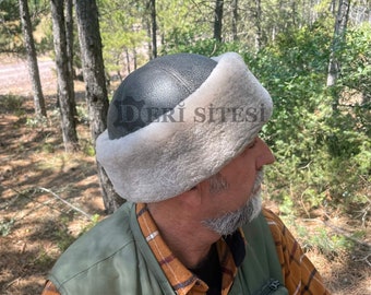 Chapeau de fourrure d’hiver pour hommes - Chapeau de bonnet de fourrure d’hiver en peau de mouton cisaillement - Chapeau en cuir fait à la main - Cadeaux de Noël - Chapeau extérieur - S133