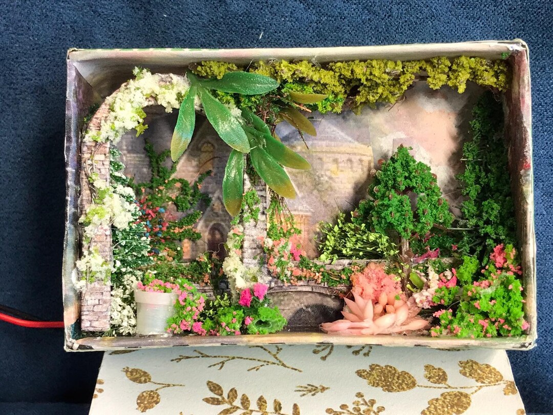 Match Boxe Gradins Cottage-victorian-mansion-park-garden-matchbox-art-miniature-artisans ...