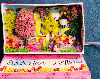 Tulips from Amsterdam, Amsterdam Street, Miniature Amsterdam, Amsterdam Diorama, Dutch Tulips Miniature, Amsterdam Houses, Tulips