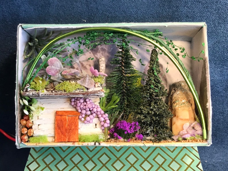 Miniature Mountain Cabin, Log Cabin Diorama, Hunting Cabin Miniature