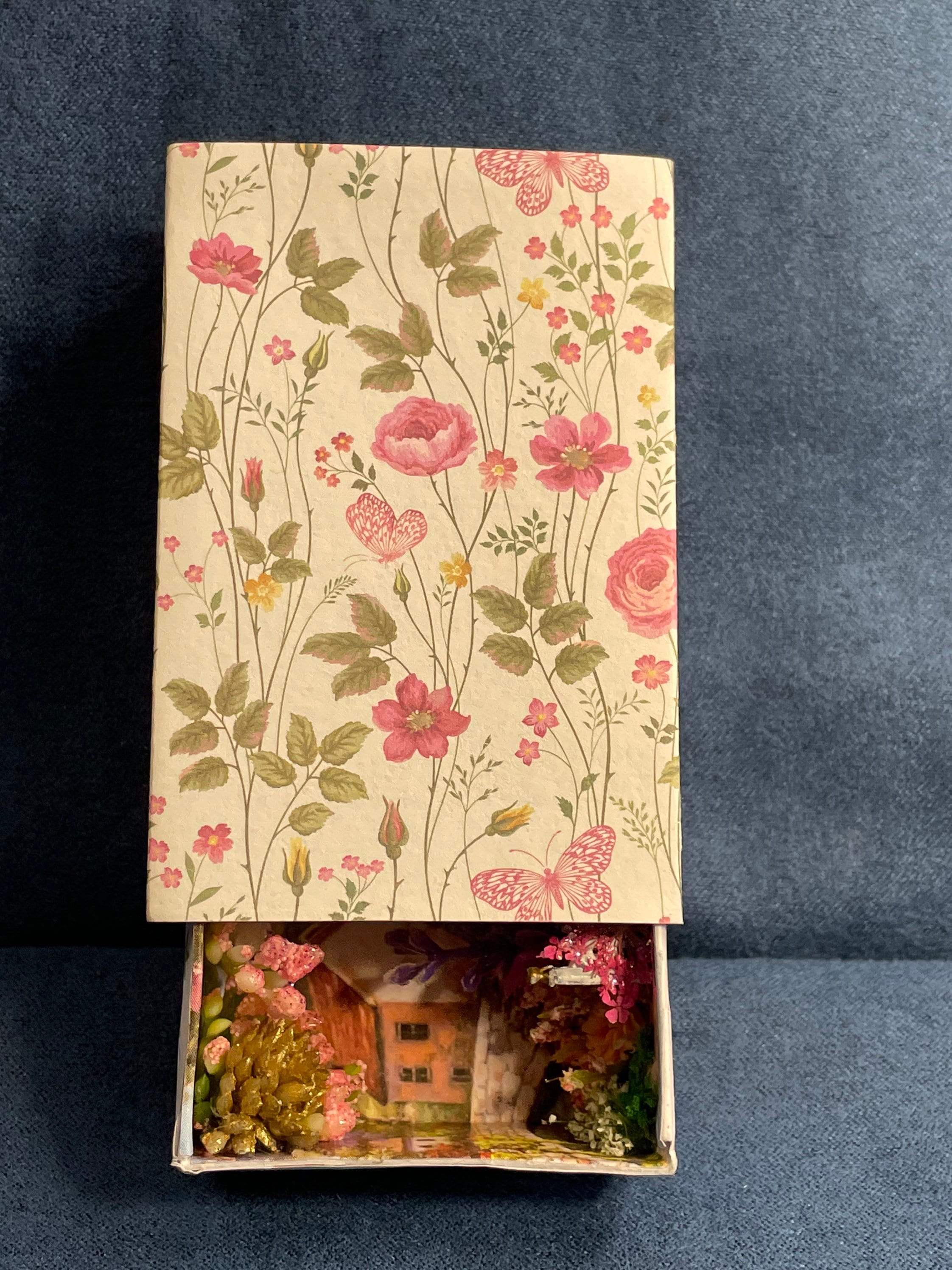 Making miniature flowers: We talk to Gosia Suchodolska - Hobbies and Crafts