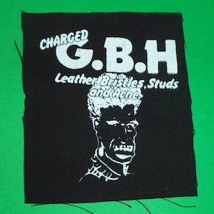 punkmärken - punkband - punkaccessoarer - antifamärken - politiska märken - anarkopunkmärken - anarkimärken - punkkläder - punkrock