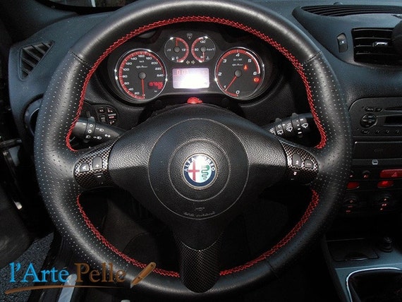 Alfa Romeo 147 Cubierta Del Volante Cuero Real Negro y Perforado Costuras Rojas