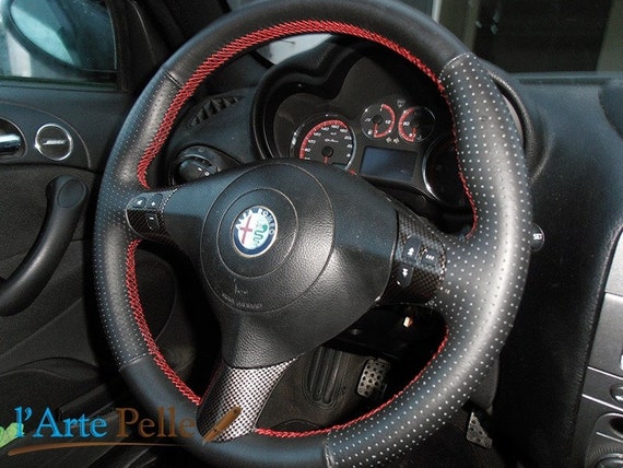 Alfa romeo GT couvre volant en vrai cuir noir perforé, coutures