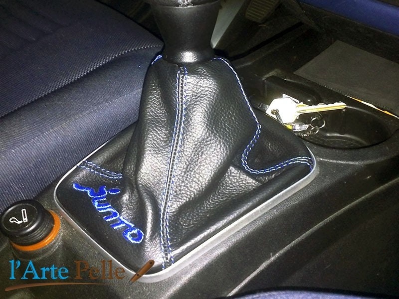 Cuffia cambio fiat grande punto - evo pelle nera ricamo blu