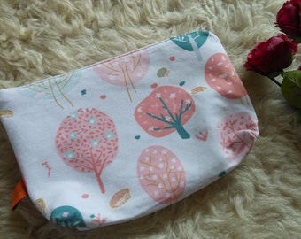 Cosmetic bag