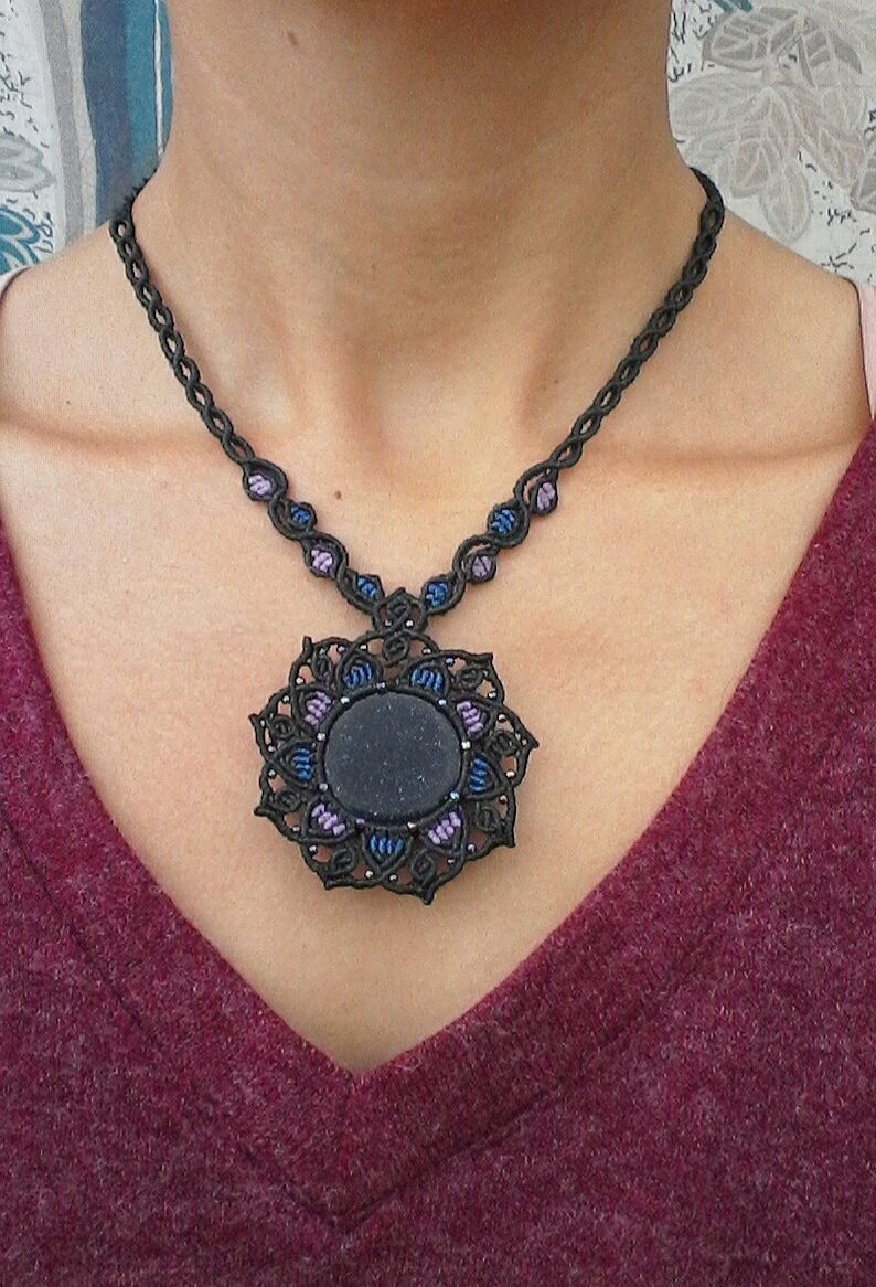 Macrame necklace sun with blue goldstone