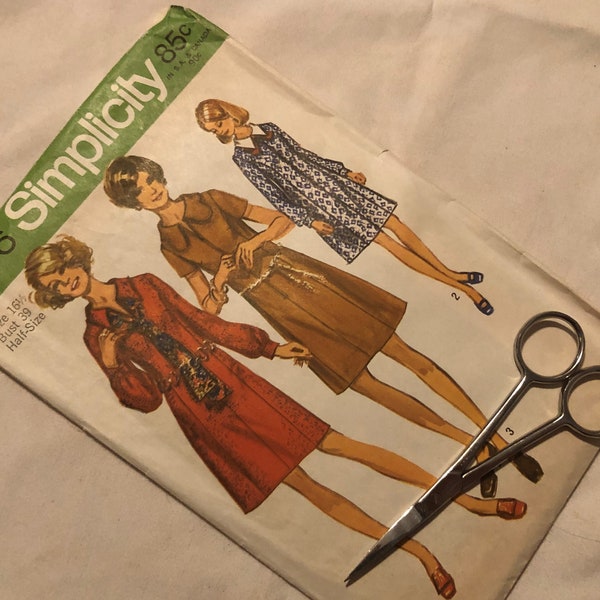 Simplicity 8936 VINTAGE Sewing Pattern - 1960s to 70s Mod A-line Shift Dress, size 16 - Retro Paper Ephemera for Framing - Earth Tones