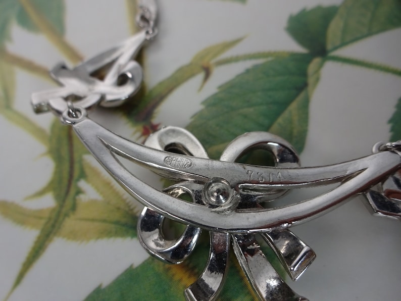 Classic Sphinx Marcasite \u2018bow\u2019 necklace \u2013 Circa 1950\u2019s