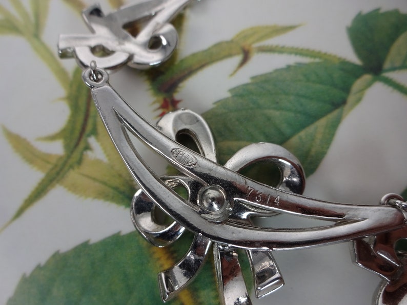 Classic Sphinx Marcasite \u2018bow\u2019 necklace \u2013 Circa 1950\u2019s