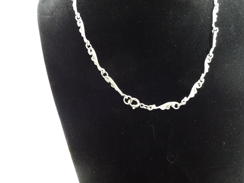 Classic Sphinx Marcasite \u2018bow\u2019 necklace \u2013 Circa 1950\u2019s
