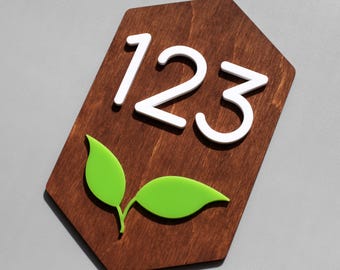 Eco-Friendly House Number Sign | Natural Wood Door Plaque with Green Leaf | Custom Apartment Number – Modern Botanical Style