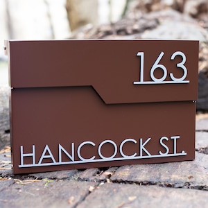 Personalized Modern Mailbox RAL 8017 – Custom Address and Street Name – Wall Mounted Metal Mailbox for Home and Business