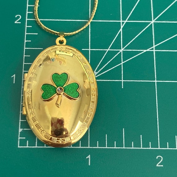 Vintage Shamrock Locket Pendant Necklace Irish Cl… - image 10