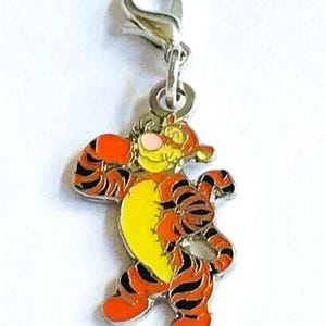 Vintage Disney Tigger Charm Winnie The Pooh Zipper Pull Backpack Purse Charm Disneyana Clip On For Bracelet Signed Charm