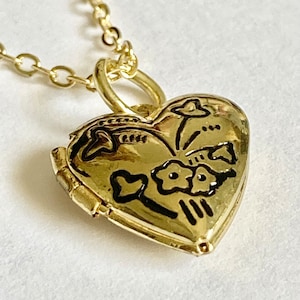 Vintage Gold Flower Heart Locket Necklace Dainty Small Photo Charm 18&quot; Plated