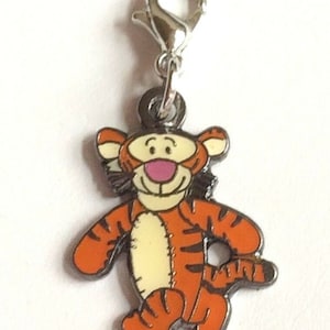 Vintage Disney Tigger Winnie the Pooh Charm Purse Zipper Pull Bracelet Backpack Signed