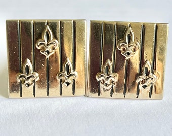 Vintage SWANK Fleur de Lis Mens Cufflinks Gold Tone French Flower Mid Century