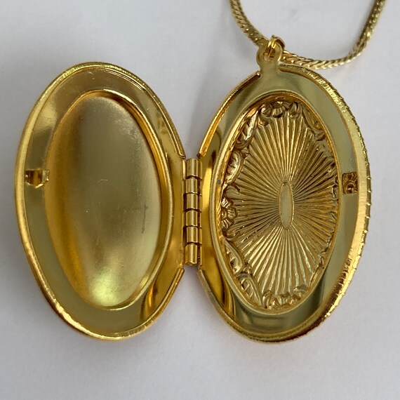 Vintage Shamrock Locket Pendant Necklace Irish Cl… - image 4
