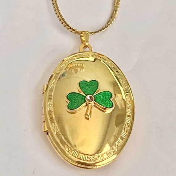Vintage Shamrock Locket Pendant Necklace Irish Cl… - image 2