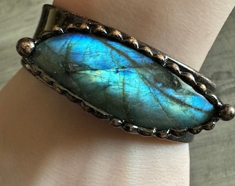 Labradorite Cuff Bracelet with Blue Flash – Chunky Statement Jewelry
