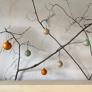 Set of 6 Ceramic Baubles – Modern Home Decor – Minimal Ornaments – Handmade Christmas Decorations – Unique Gift Idea – Matching Wall Art