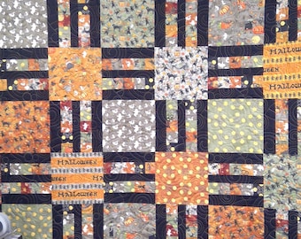 Spooky Handmade Halloween quilt, Spooky cats quilt, modern quilts Halloween decor