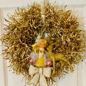 Kitschmas Gold Angel Wreath Vintage Retro