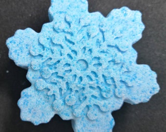 Peppermint scented snowflake | Bath Bomb | All Natural | Cruelty Free | Vegan | Christmas Gift | Holiday Gift | Snow Flake