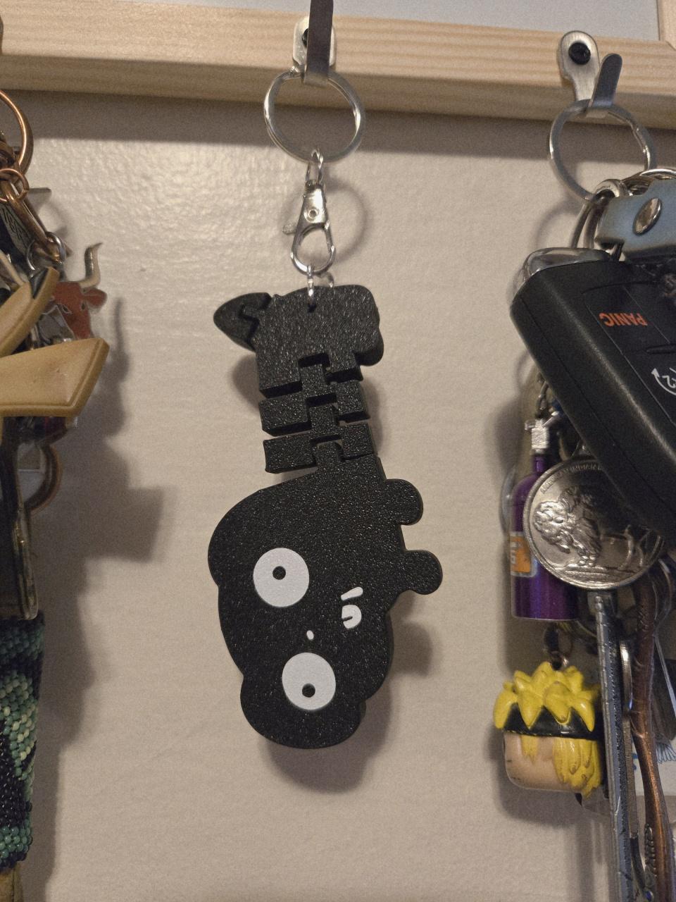 Black Pug Fidget Keychain: 3D Printed Derpy Dog Mom Gift - Thumbnail 4
