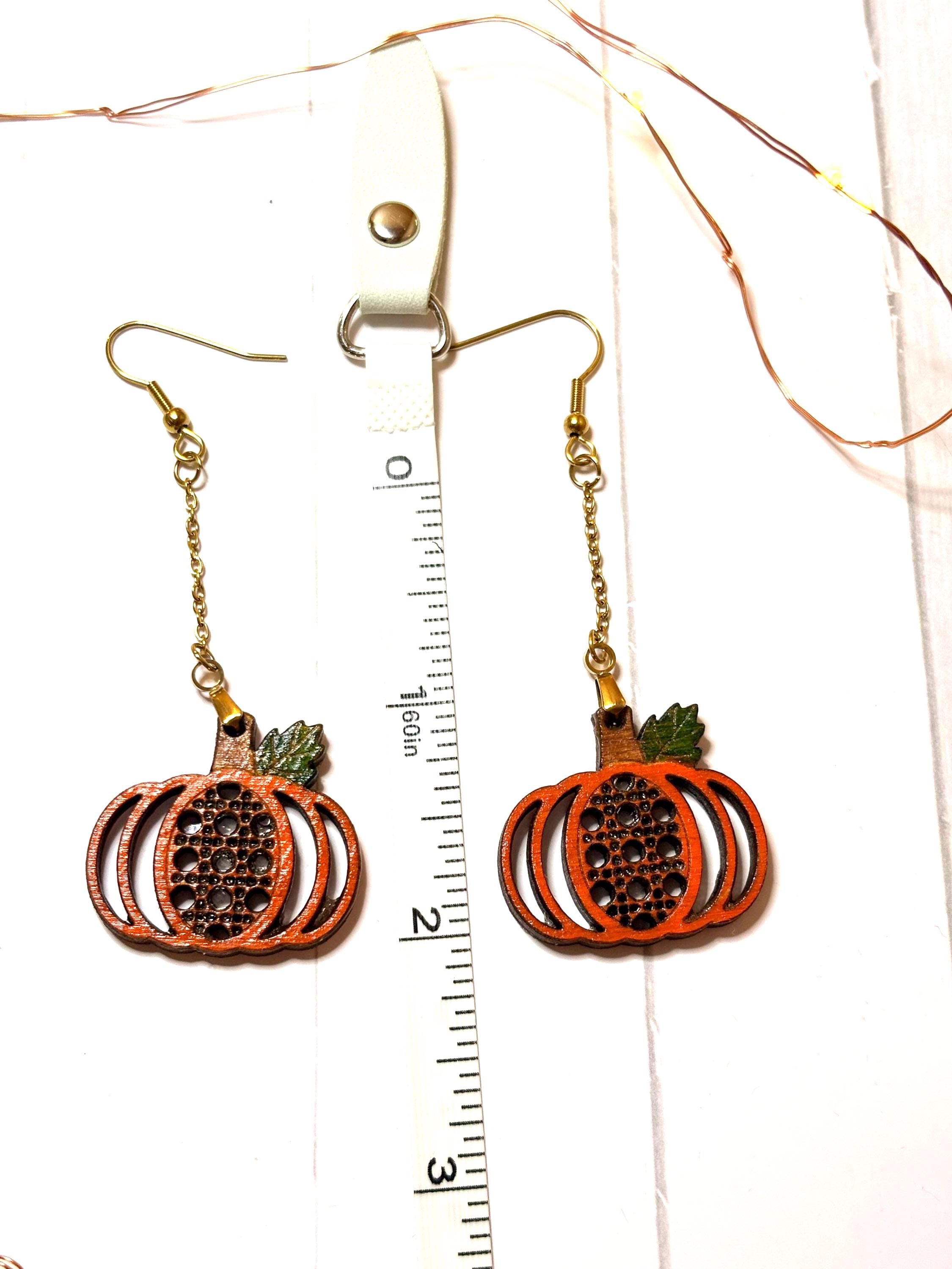 Rattan Style Pumpkin Earrings | Autumn Wood Jewelry with Green Leaf Accent - Thumbnail 2