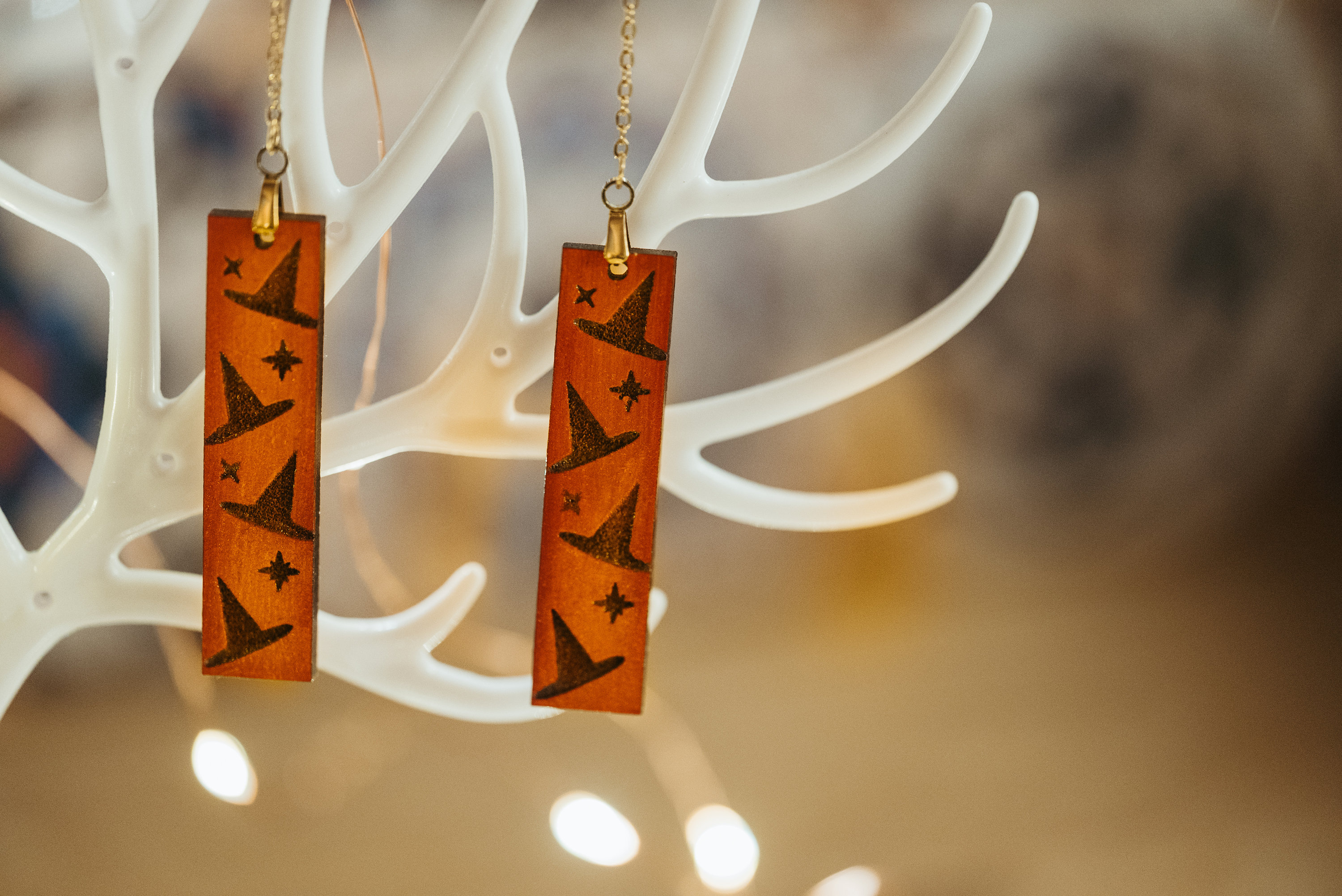 Witch Hat Dangle Earrings: Burnt Orange Halloween Jewelry - Thumbnail 5
