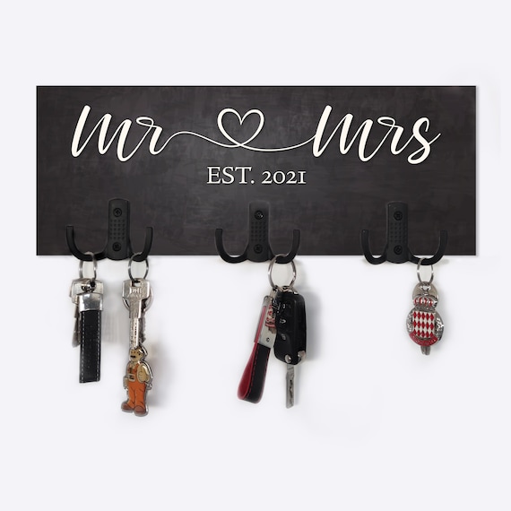 Mr Mrs Wood Key Hanger for Wall, Heart Design, Key Holder, Last