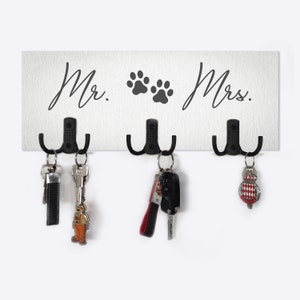 Mr Mrs Paws Wood Key Hanger for Wall, Dog Leash Holder, Key Holder Last Name Key Hook Gifts for Couples Housewarming Gift New Home Gift KH04