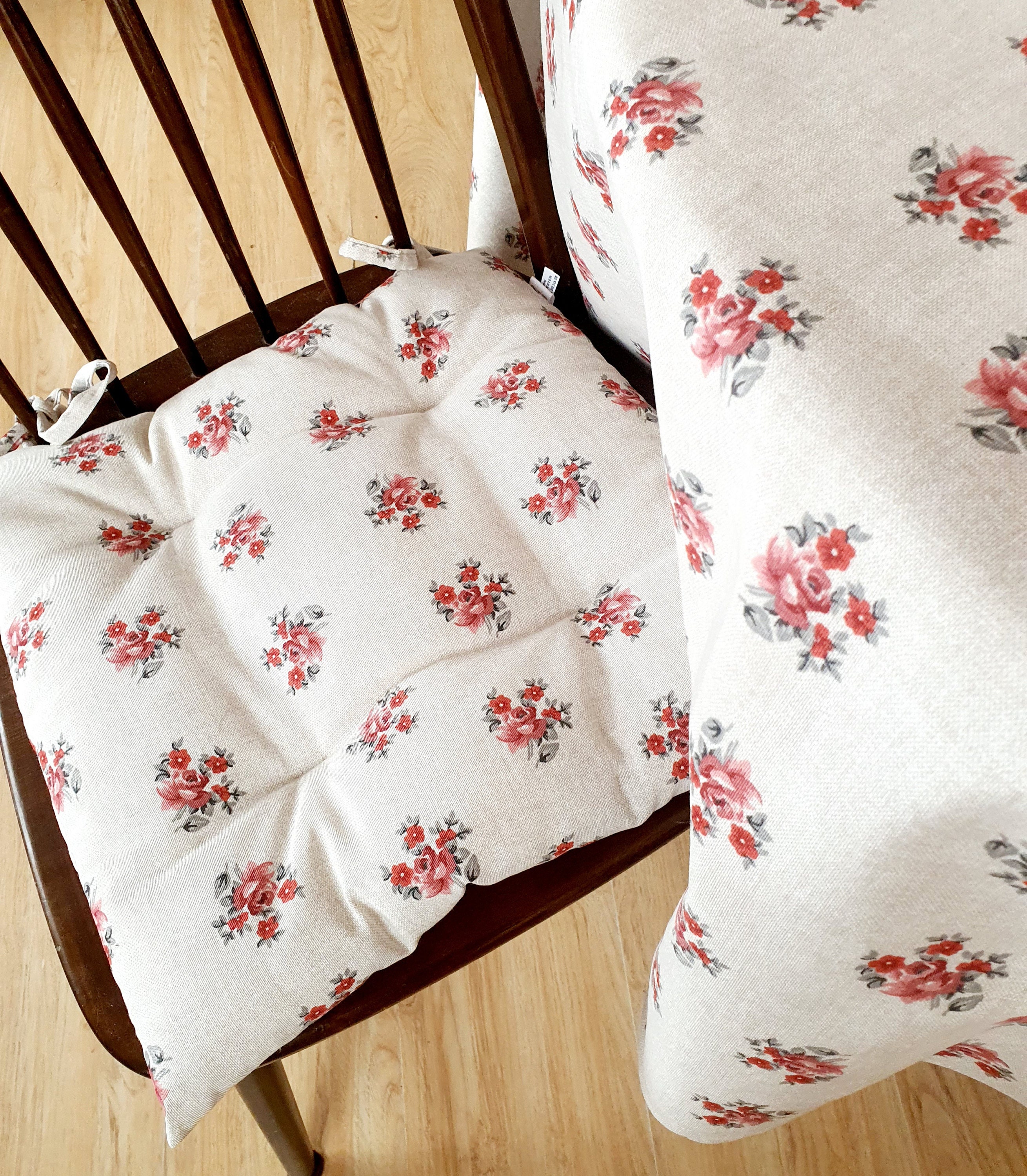 Purple Pink Rose Print Floral Puffy Chair Cushion and Tabletop Set