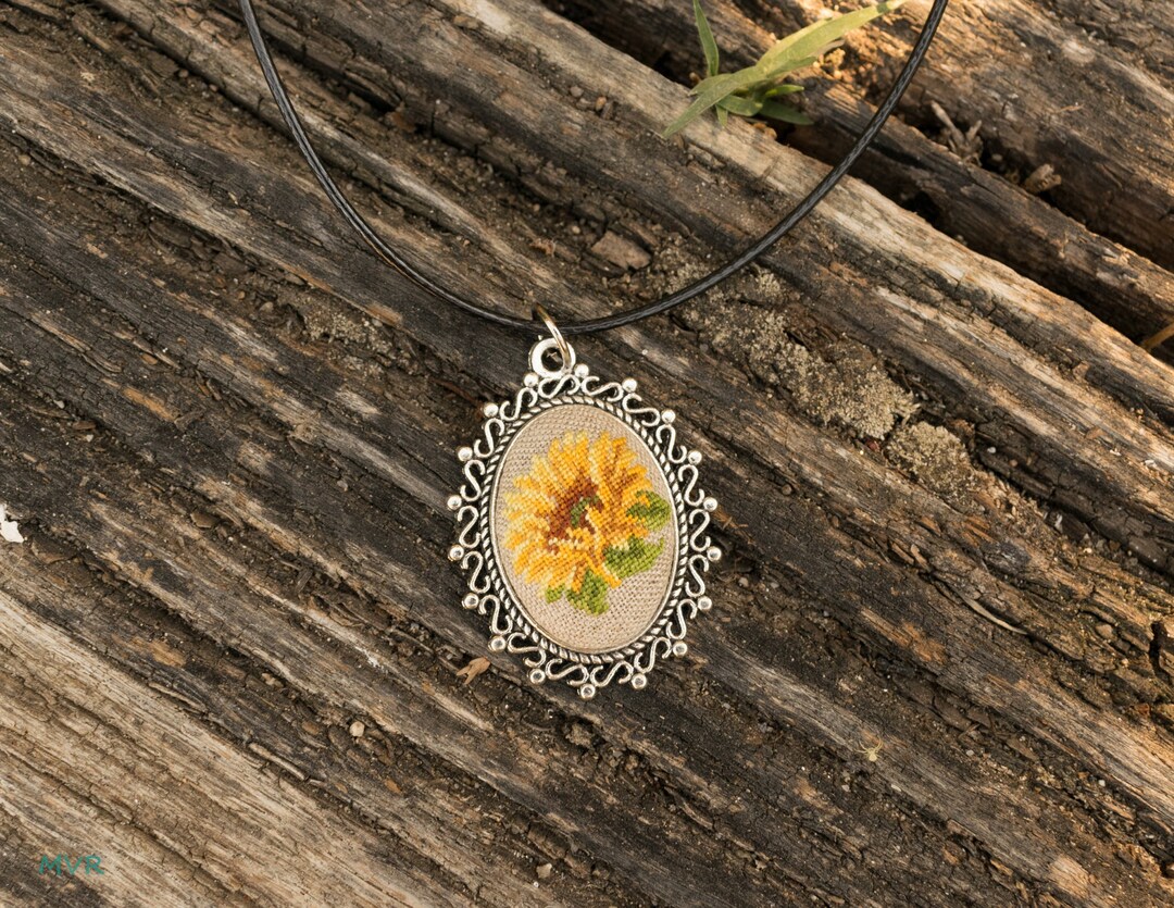 Collana A.Cammilli pendente a girasole in oro e diamanti - Gioielli a Treviso con De Polo Gioielleria