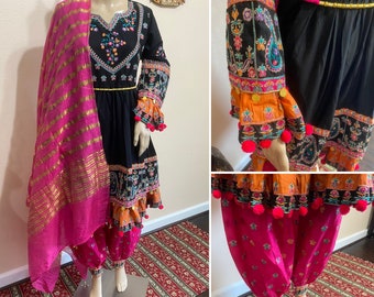 Pakistani Black Frock style Shirt 3Pcs Suit, Fancy Threadwork ,Sequins,L