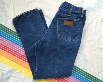 Vintage Wrangler 26'' Women's Medium Dark Classic Wash Jeans High Waisted Relaxed/Loose Fit Straight Leg 80s 90s 1980s USA
