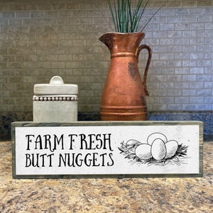Farm Fresh Butt Nuggets - Chicken Sign Wood And Metal – Funny Chicken Gifts – Coop Signs - Farmhouse Decorations