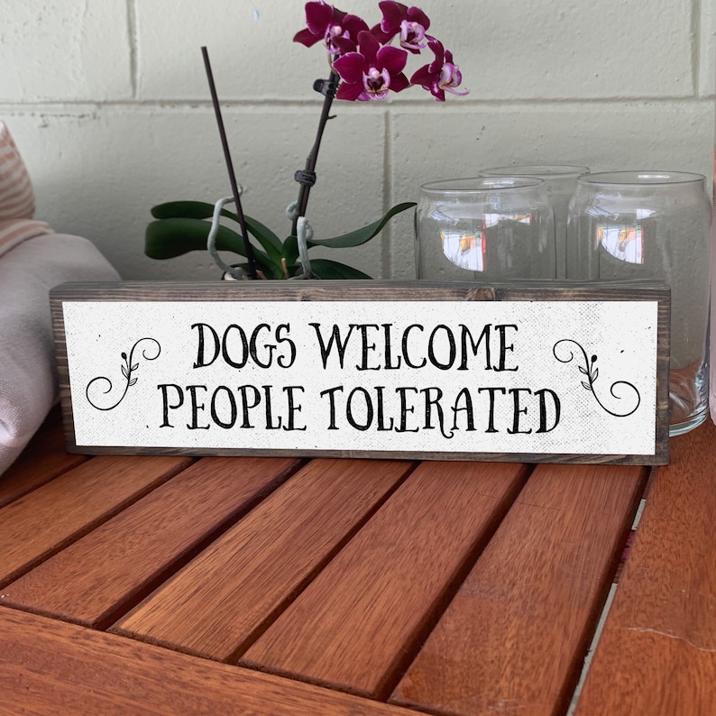 Lustiges Haustier-Schild „Pets Welcome People Tolerated“ – Perfekt Für Garten & Terrasse