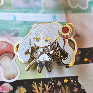 i[LAST BATCH] 2&quot; Frieren Enamel Pin