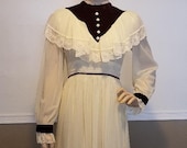 Early 1900 39 s 1970s Victorian Edwardian Gunne Sax Style style floor length vintage made, Sheer Cream Costume, Reenactment Prairie dress