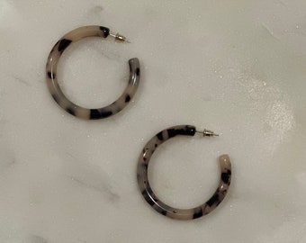 Tortoise Shell Hoop Earrings, Minimalist Resin Hoops, 50mm