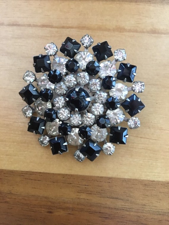 vintage rhinestone and black Gem